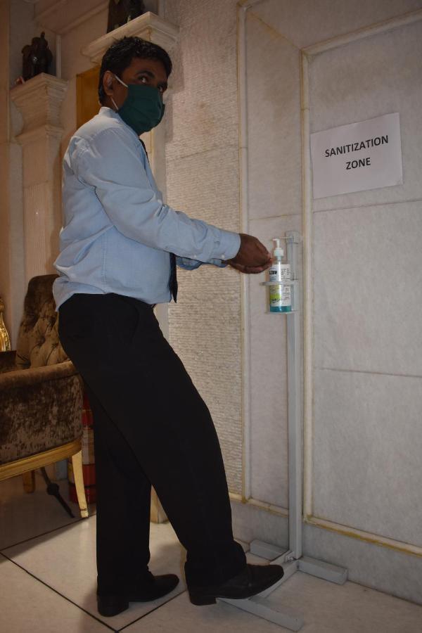 Hotel Swaran Palace Delhi Kültér fotó