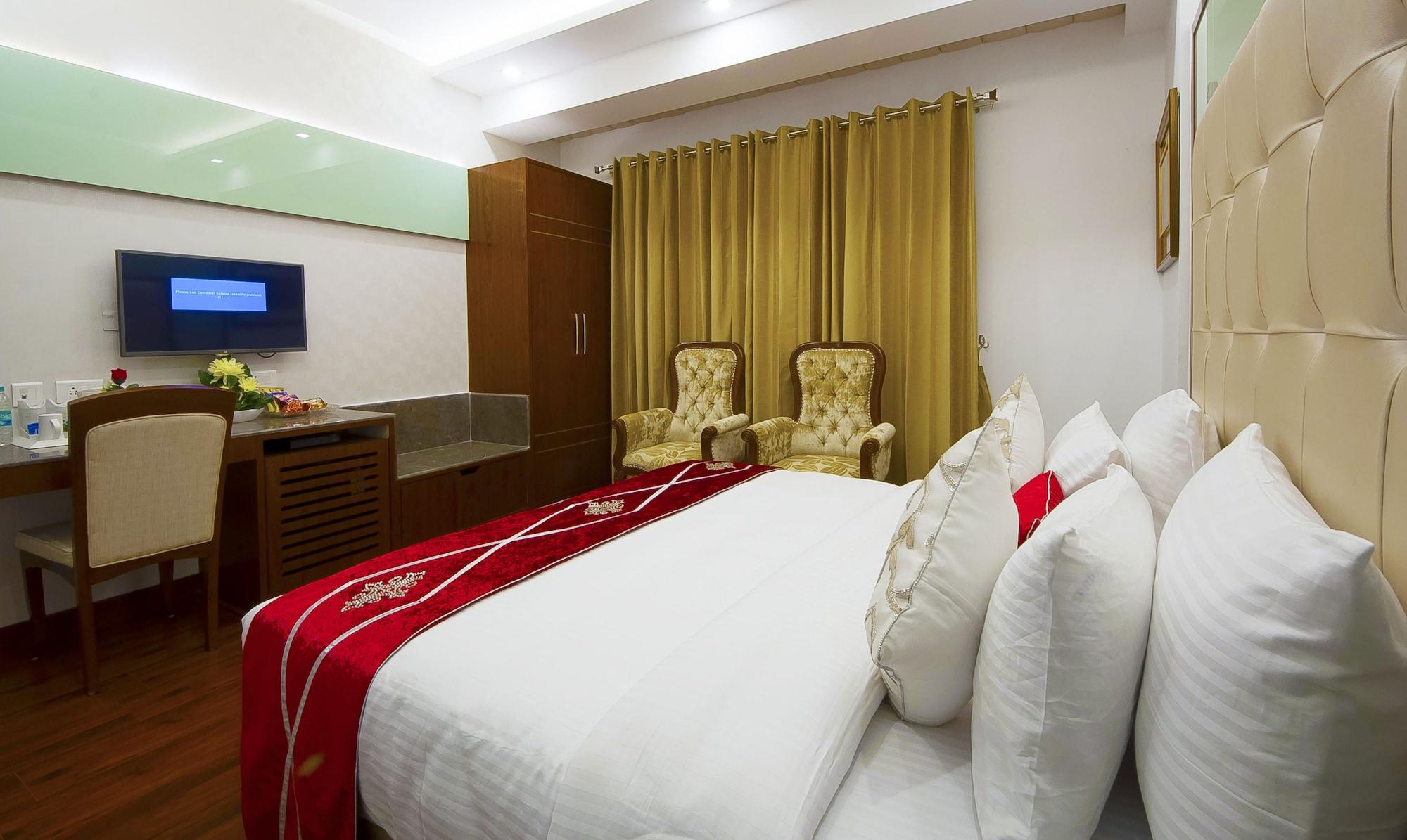 Hotel Swaran Palace Delhi Kültér fotó
