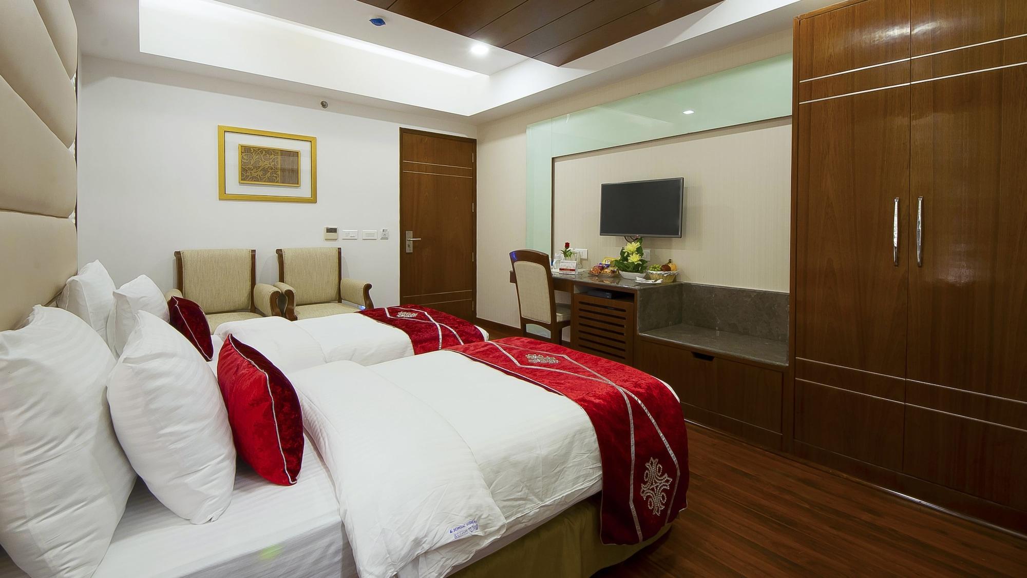 Hotel Swaran Palace Delhi Kültér fotó