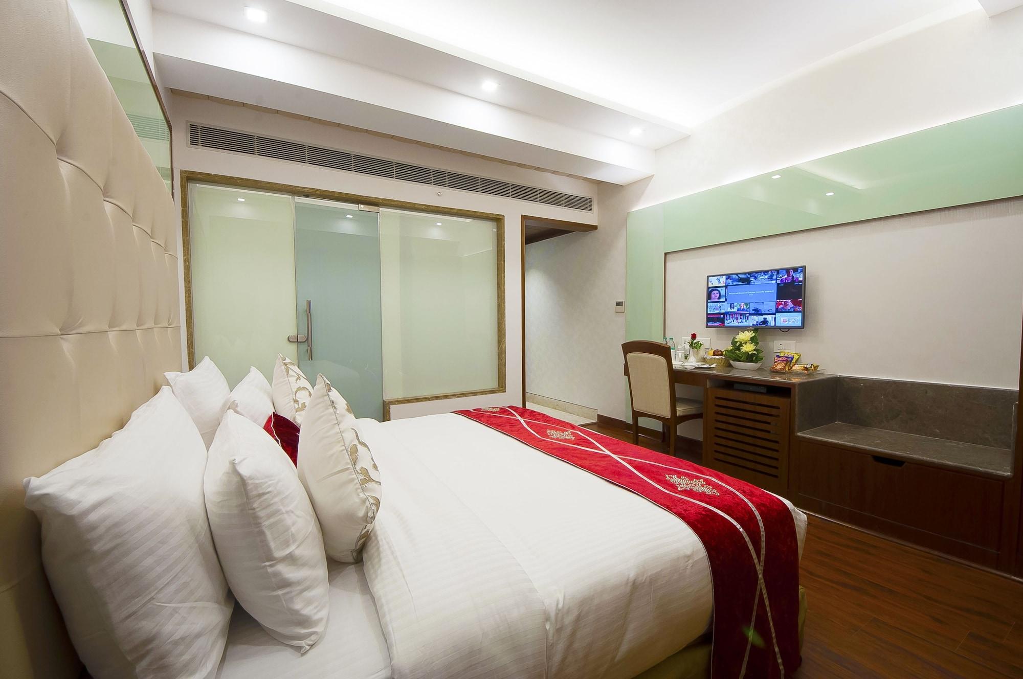 Hotel Swaran Palace Delhi Kültér fotó