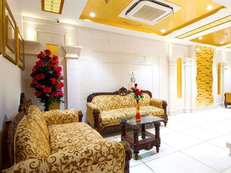 Hotel Swaran Palace Delhi Kültér fotó