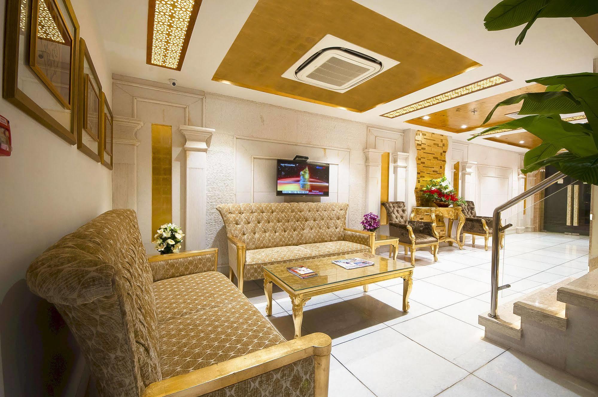 Hotel Swaran Palace Delhi Kültér fotó