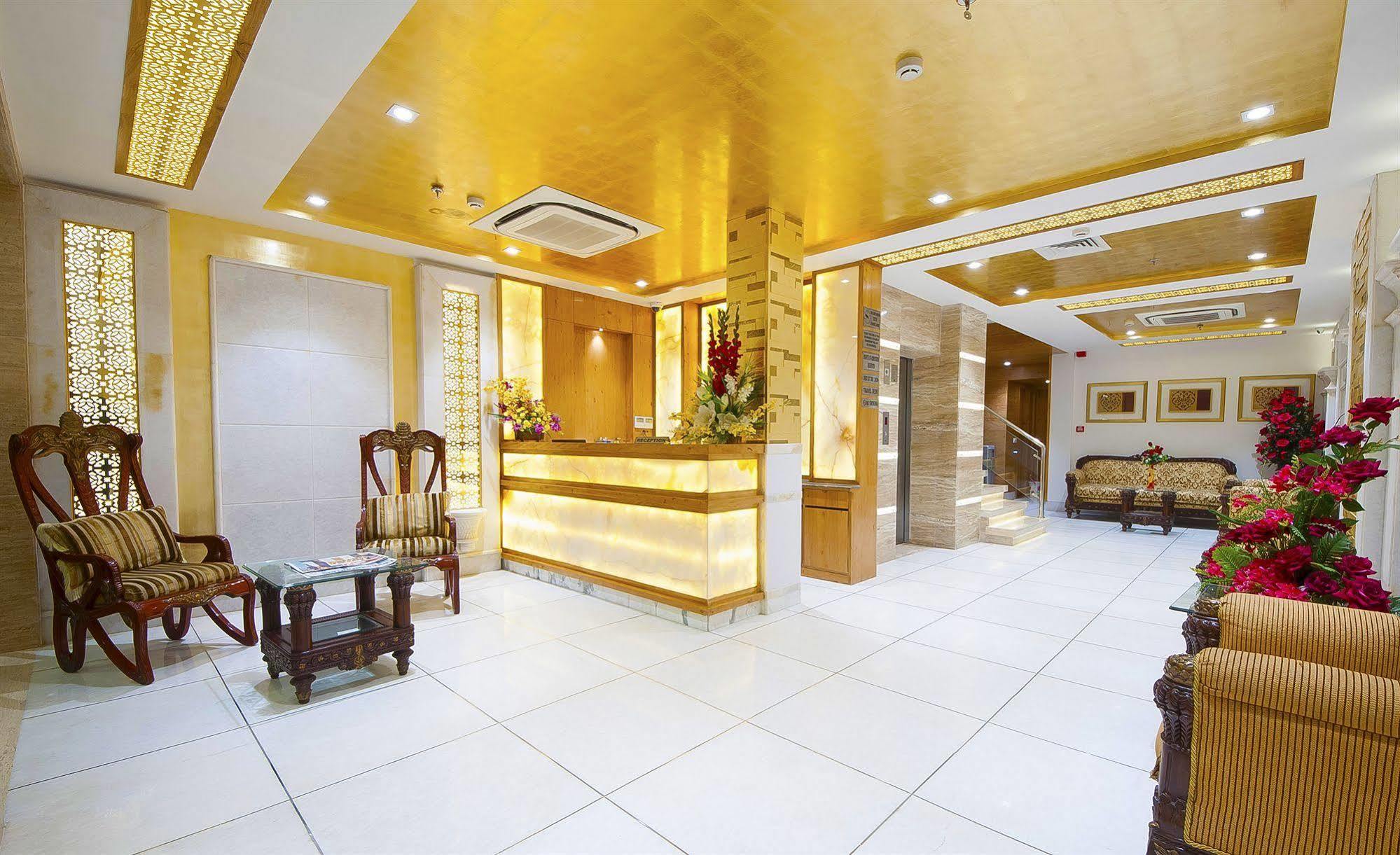 Hotel Swaran Palace Delhi Kültér fotó