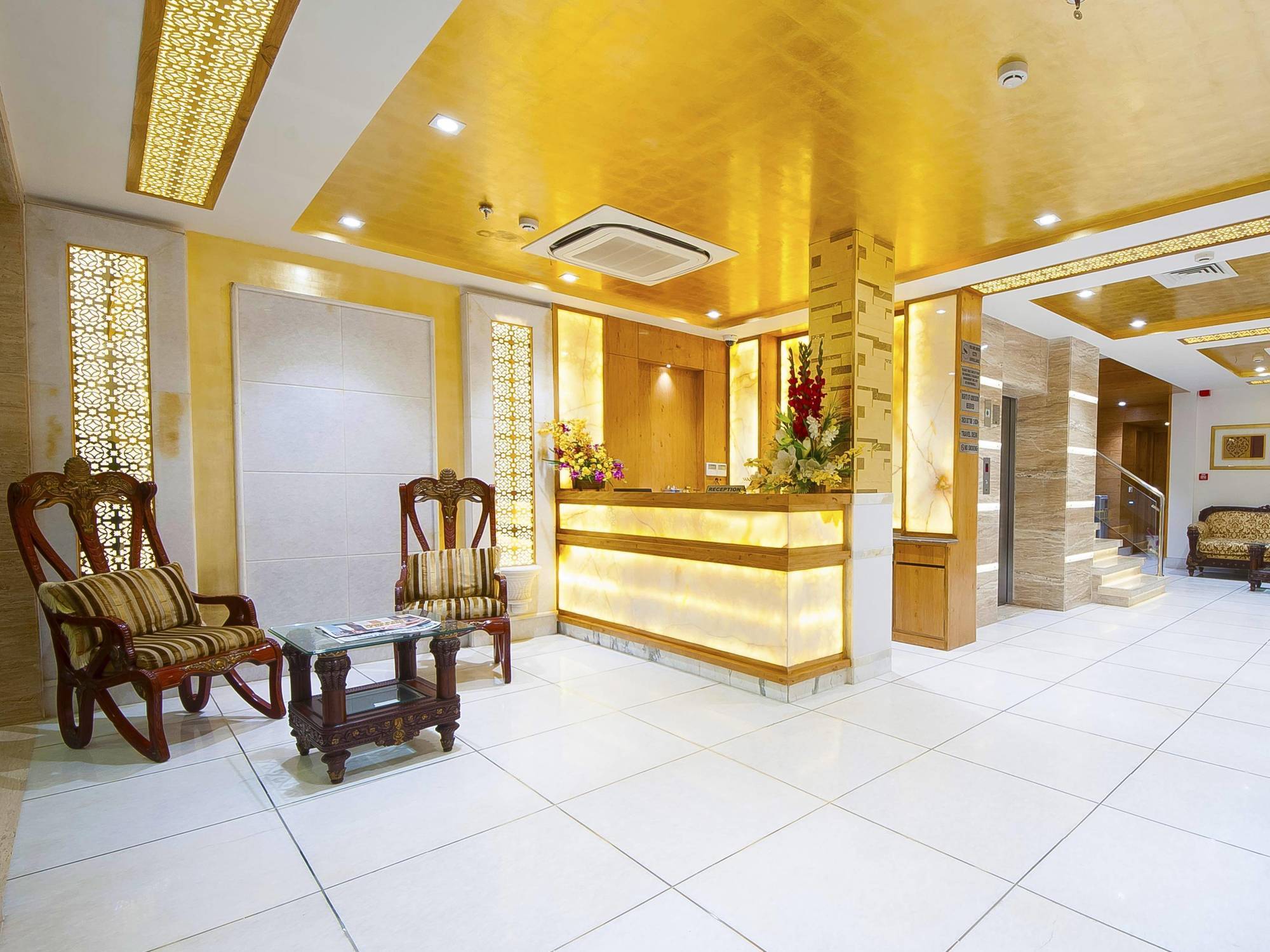 Hotel Swaran Palace Delhi Kültér fotó