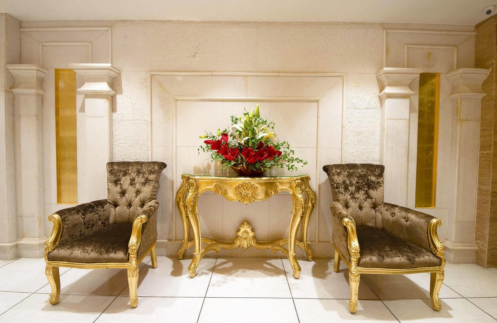 Hotel Swaran Palace Delhi Kültér fotó