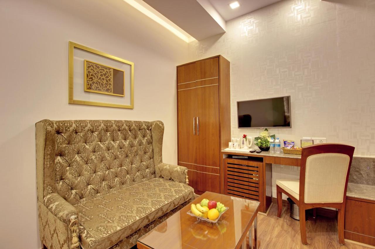 Hotel Swaran Palace Delhi Kültér fotó