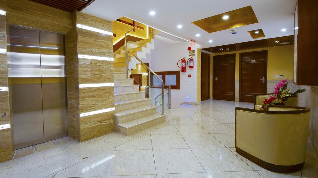 Hotel Swaran Palace Delhi Kültér fotó